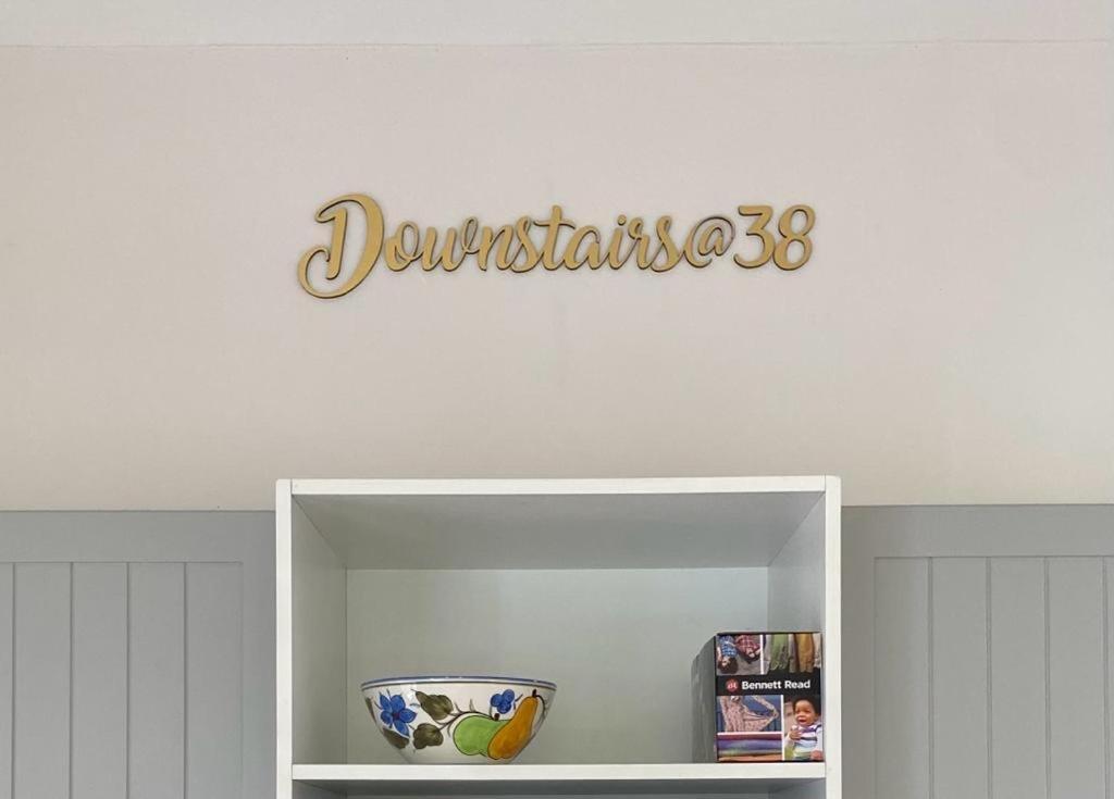 Appartamento Downstairs @38 Port Elizabeth Esterno foto